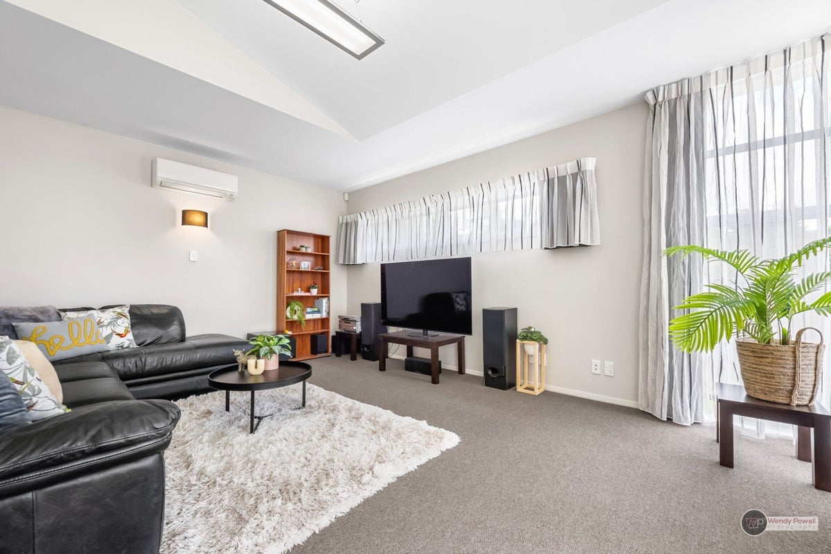 79 Glen Road, Stokes Valley, Lower Hutt - Carousel 2