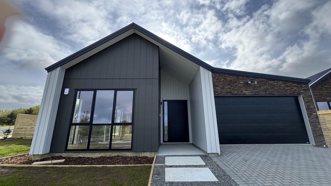 1 Wagyu Lane, Karaka, Papakura - Carousel 1