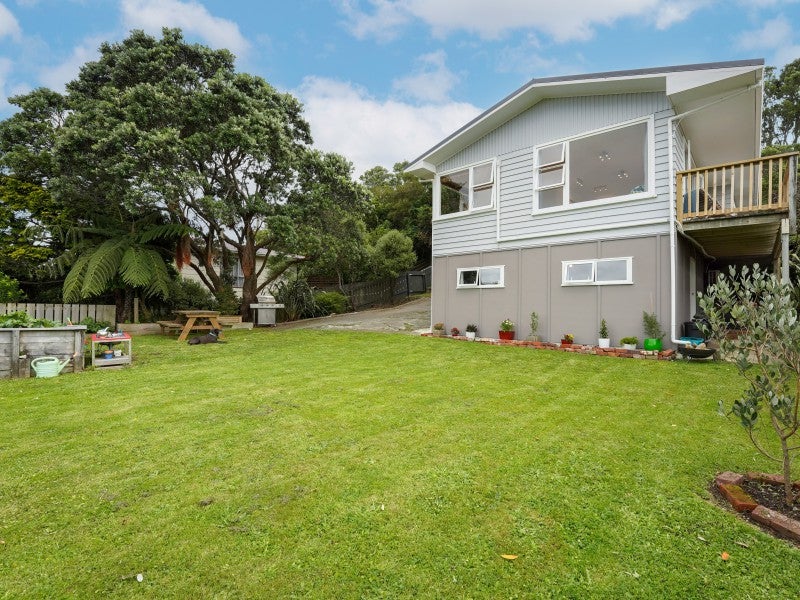 1 Innes Way, Newlands, Wellington - Carousel 2