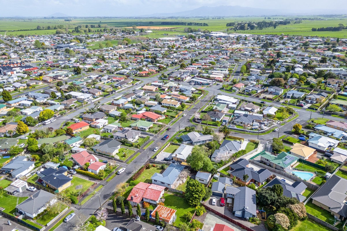 13 Minifie Avenue, Melville, Hamilton, Waikato - Carousel 28