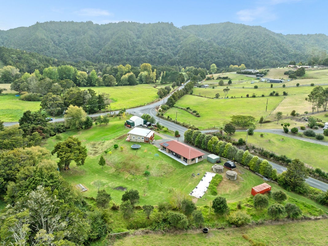 6 Tavinor Road, Whangarei - Carousel 1