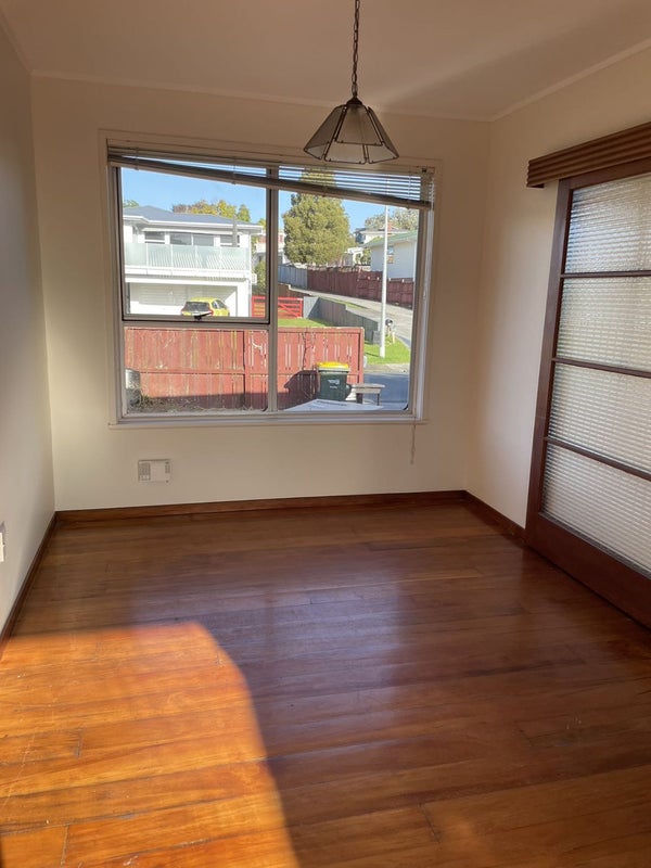 17 Uppingham Crescent, Hillcrest, Auckland - Carousel 2