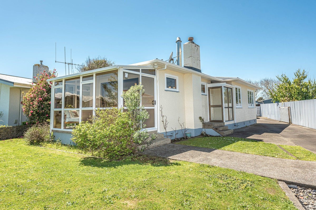 4 Tawhero Street, Gonville, Whanganui - Carousel 1