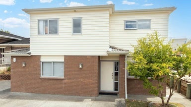 2A Kyeemagh Street, Botany Downs, Auckland - Carousel 1