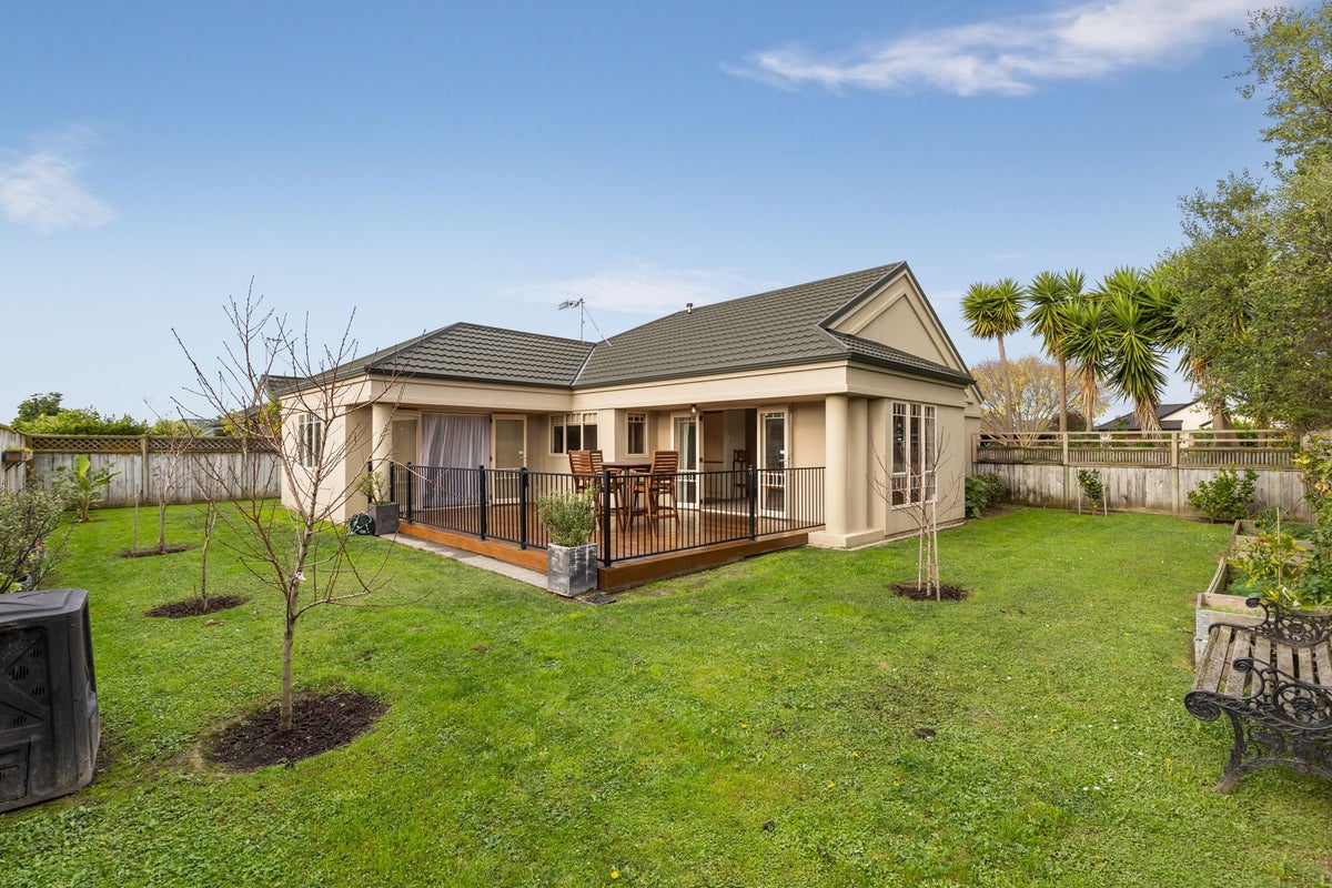 12 Washington Parade, Milson, Palmerston North - Carousel 1