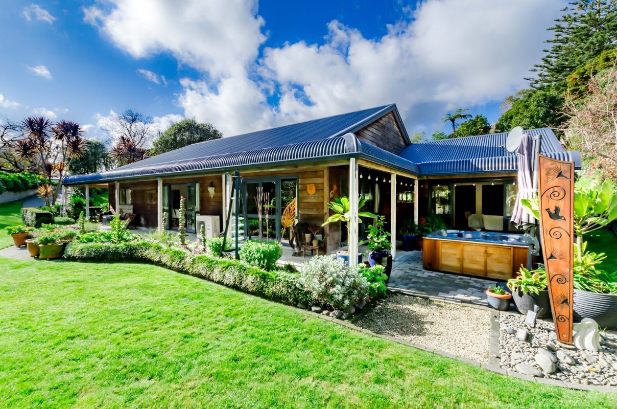 16 Sydney Crescent, Raumati South, Paraparaumu - Carousel 1