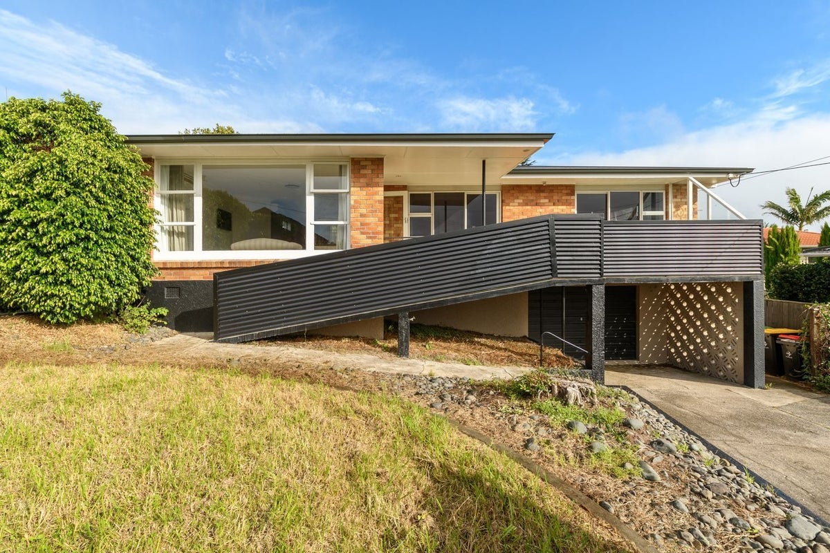 38 Smiths Road, Matua, Tauranga - Carousel 1