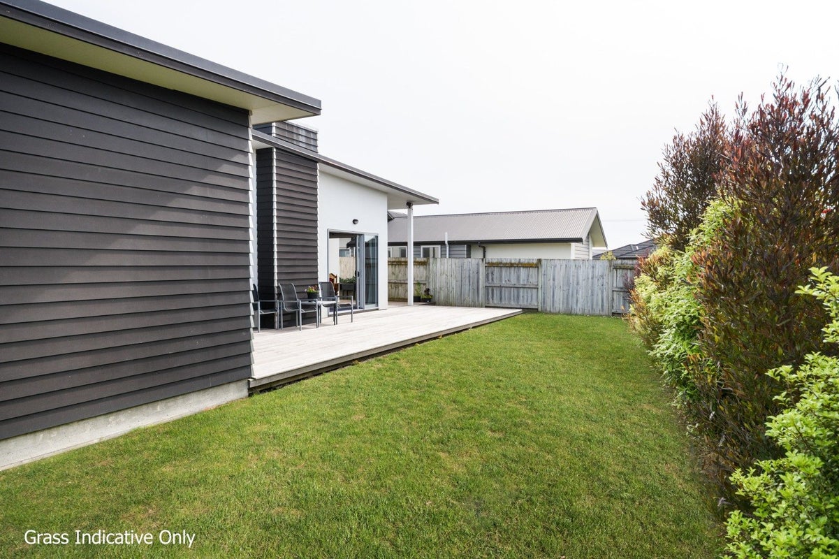 4 St Heliers Grove, Fitzherbert, Palmerston North - Carousel 35