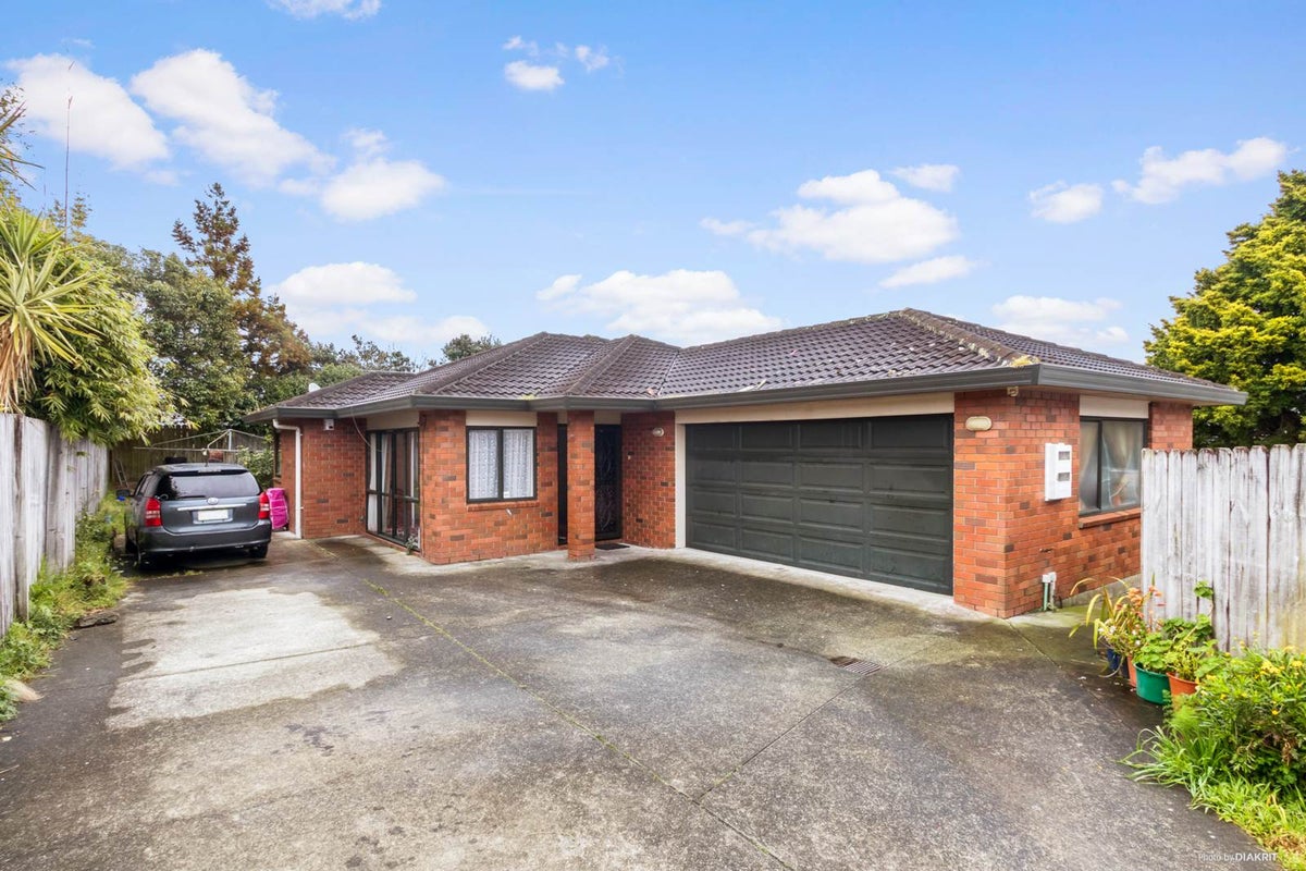 16A Albert Road, Kelston, Auckland - Carousel 1