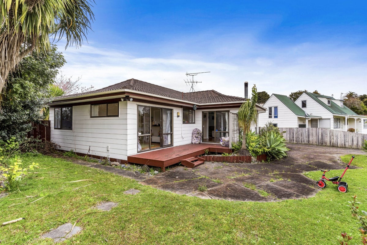 43 Bellfield Road, Opaheke, Papakura - Carousel 1