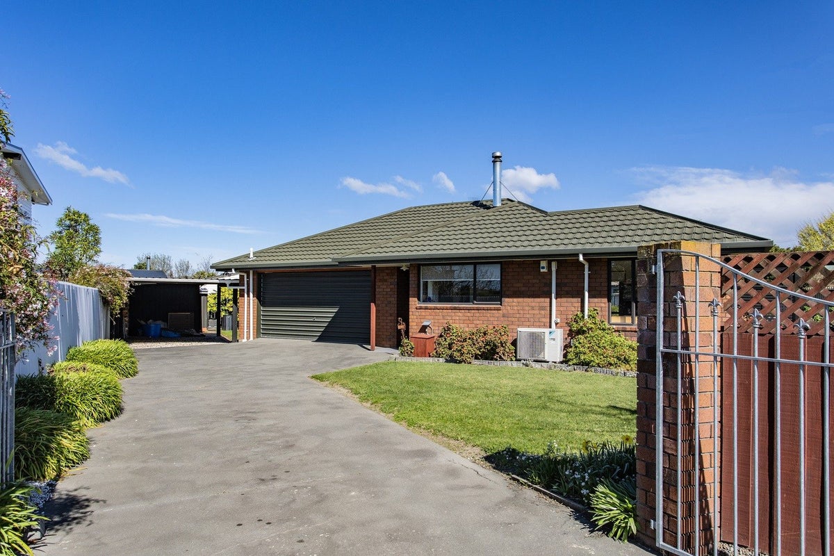 2 Osborne Road, Amberley, Amberley - Carousel 16