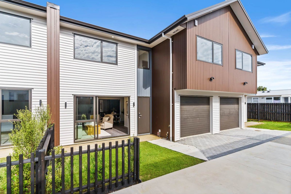 27A Busby Street, Blockhouse Bay, Auckland - Carousel 1