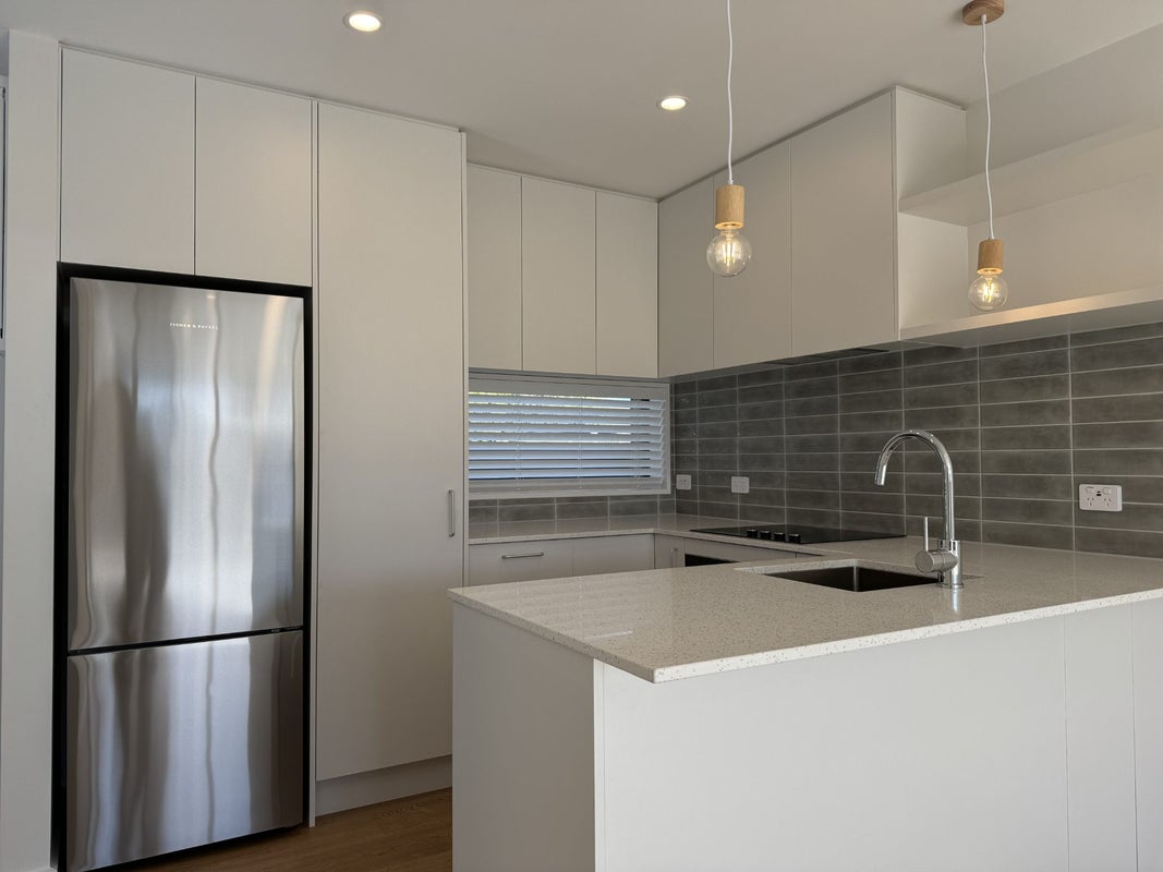 7/192 Hills Road, Edgeware, Christchurch - Carousel 2