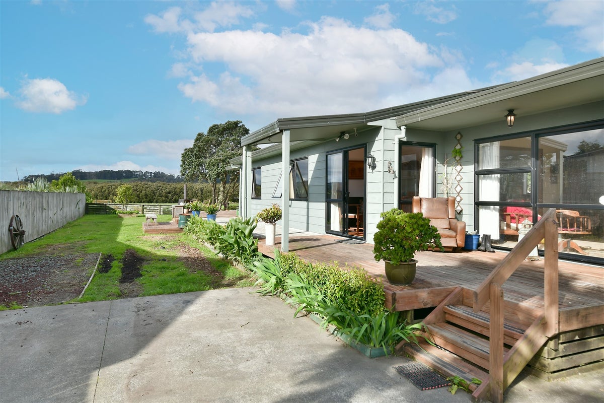 49C Parakai Avenue, Parakai, Helensville - Carousel 1