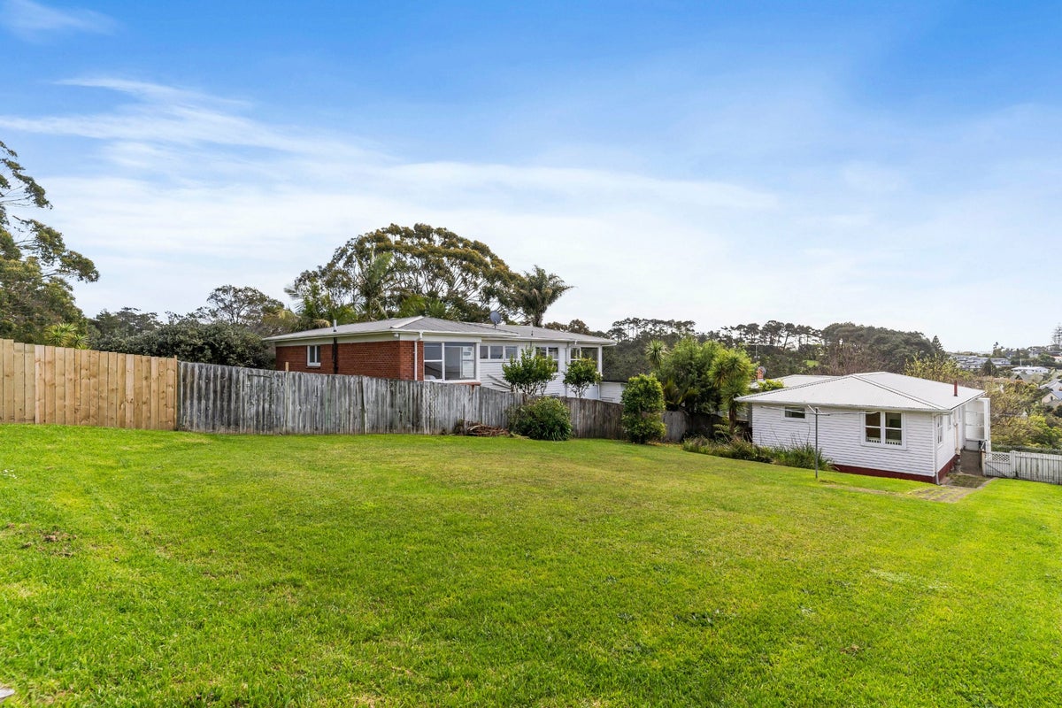 96 Park Rise, Campbells Bay, Auckland - Carousel 2