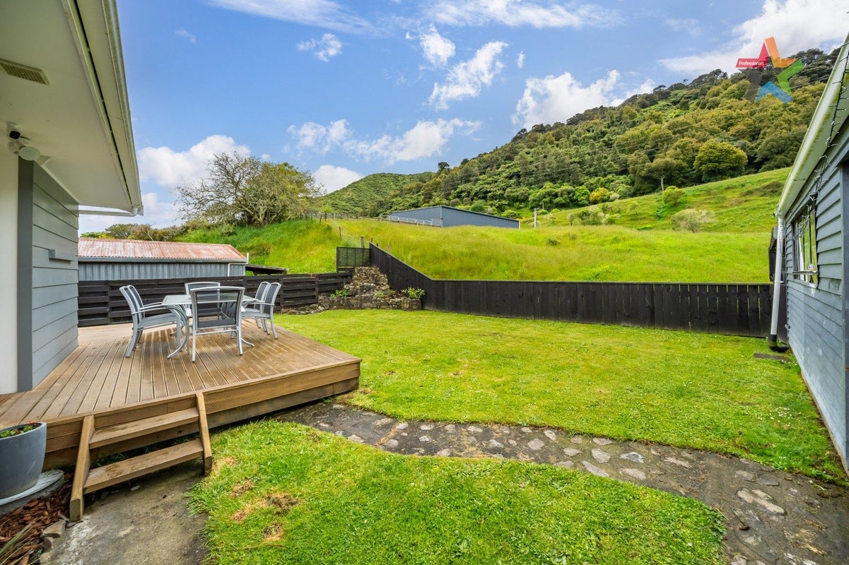 43B HARTFORD Crescent , TOTARA PARK, UPPER HUTT - Carousel 2