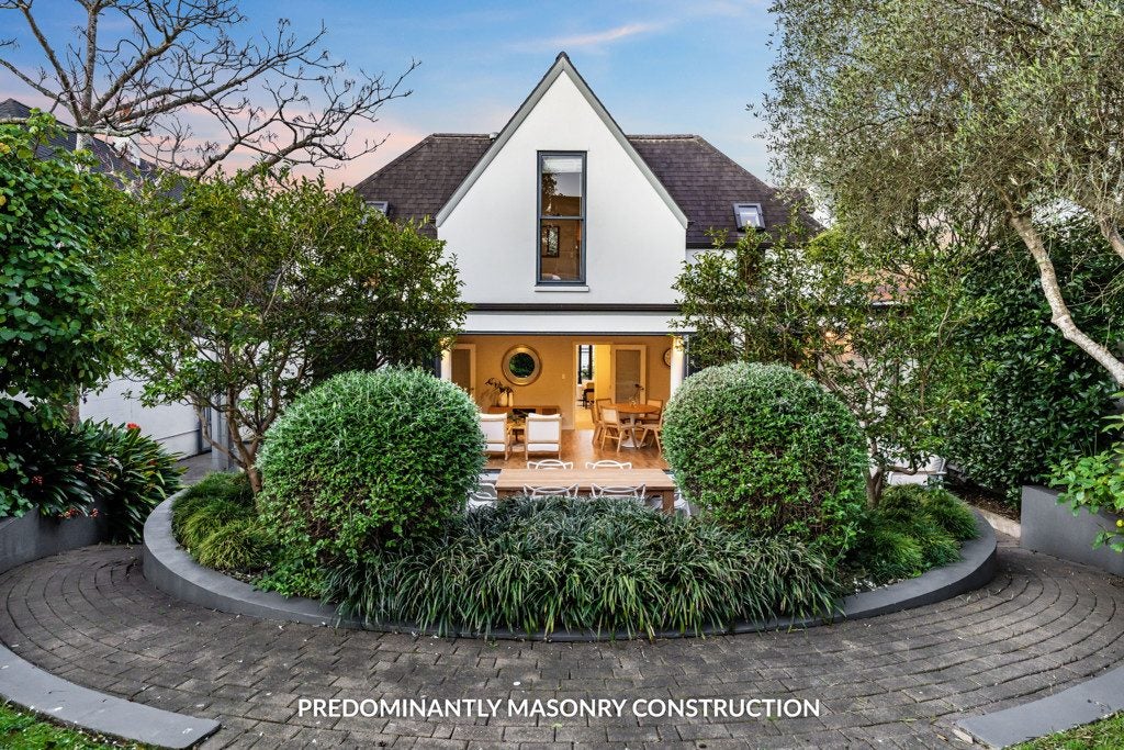15 Mamie Street, Remuera, Auckland - Carousel 1