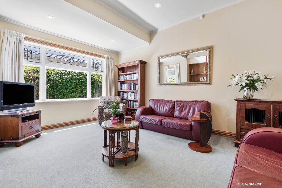 44 Donald Street, Karori, Wellington - Carousel 2