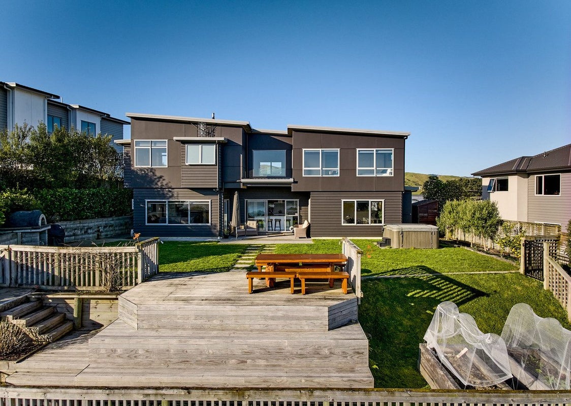 17 Mo Street, Camborne, Porirua - Carousel 1