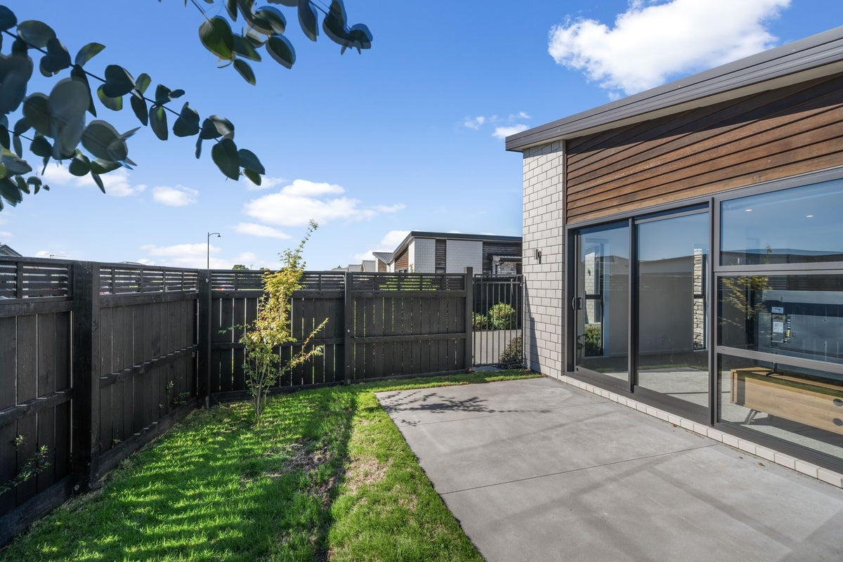 6 Lussa Close, Broomfield, Christchurch - Carousel 8