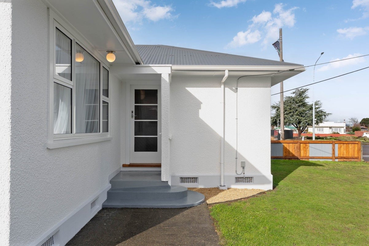 8 Rugby Street, Masterton, Masterton, Wellington - Carousel 17