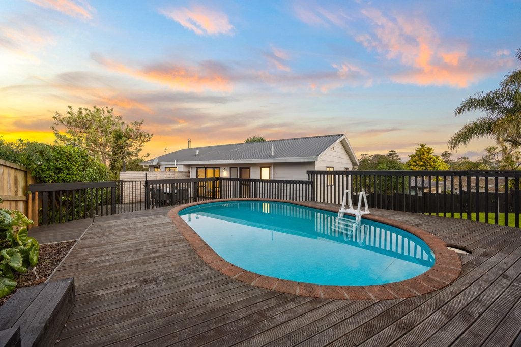64 Vintage Drive, Henderson, Auckland - Carousel 1
