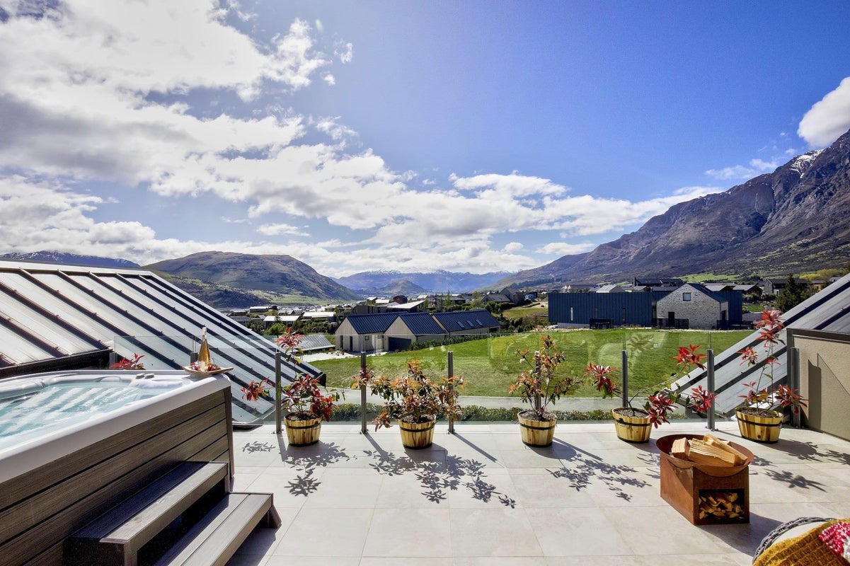 1 Afton LANE, Jacks Point, QUEENSTOWN - Carousel 2