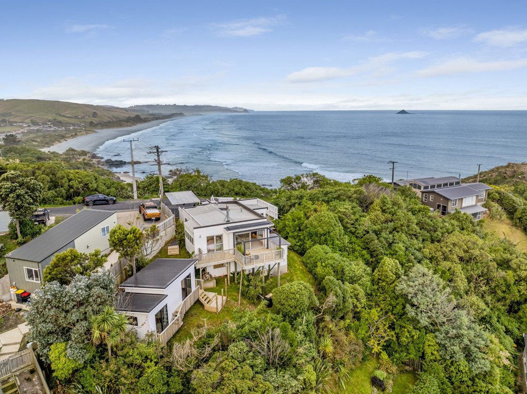4 Scroggs Hill Road, Brighton, Dunedin - Carousel 2