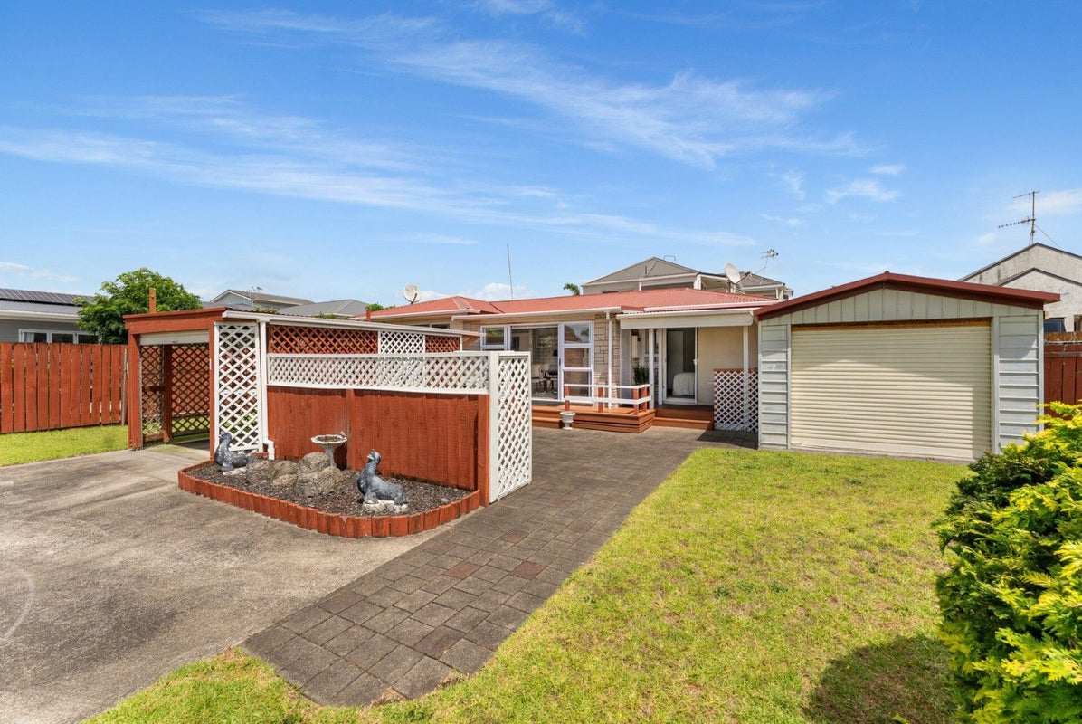 1 Korowai Street, Mount Maunganui, Mount Maunganui - Carousel 2