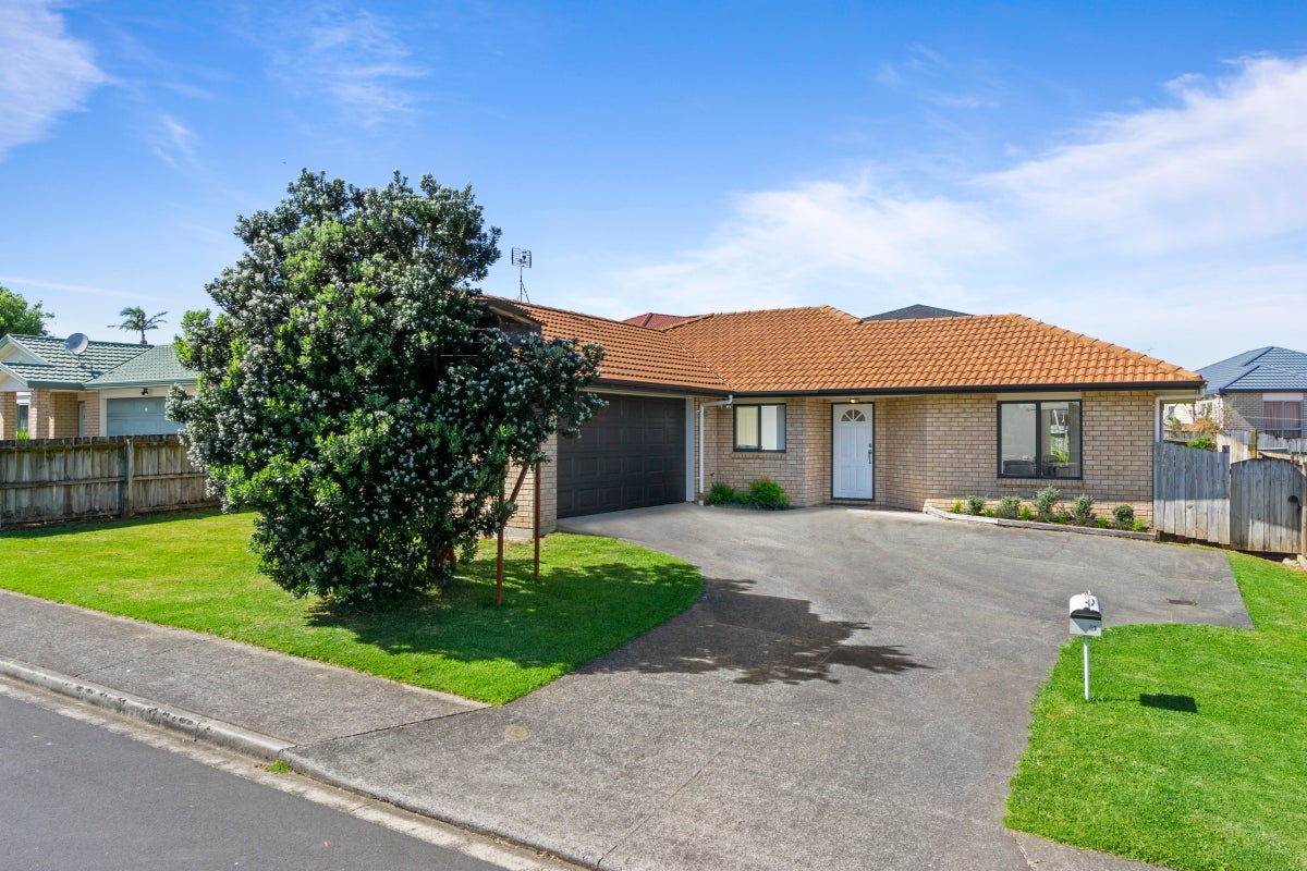 61 Pitt Avenue, Clendon Park, Auckland - Carousel 1