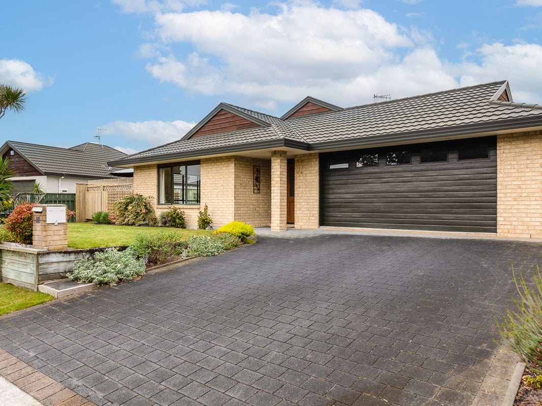 32 Hadleigh Court, Paraparaumu - Carousel 21