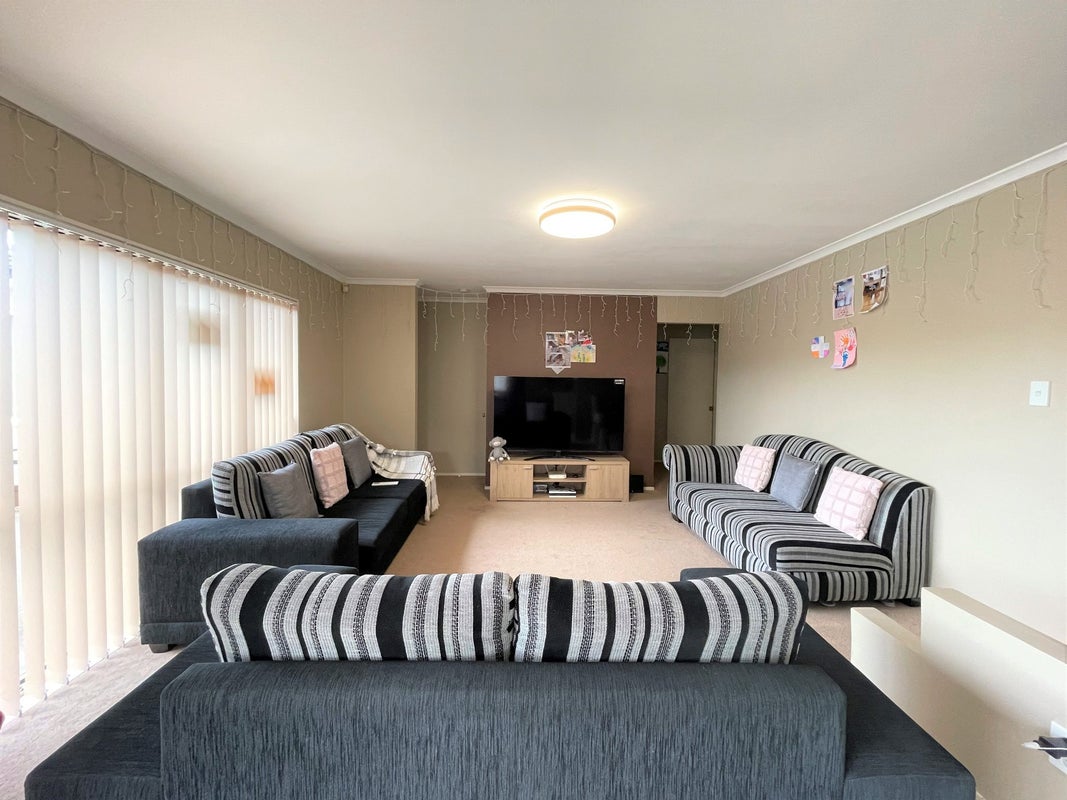 44 Medvale Avenue, Flat Bush, Auckland - Carousel 2