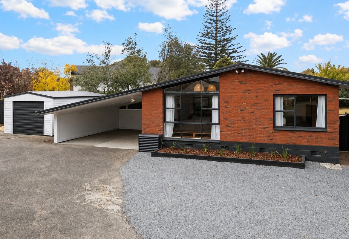 24 Lynette Place, Mangere, Auckland - Carousel 1