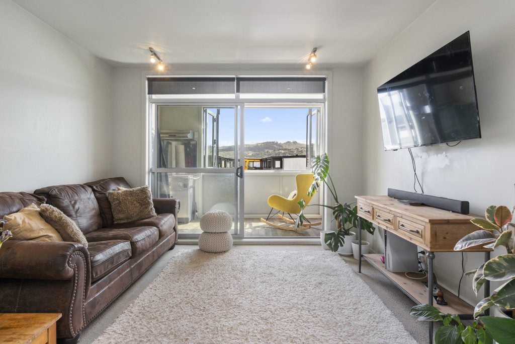 15/337 Jackson Street, Petone, Lower Hutt - Carousel 1