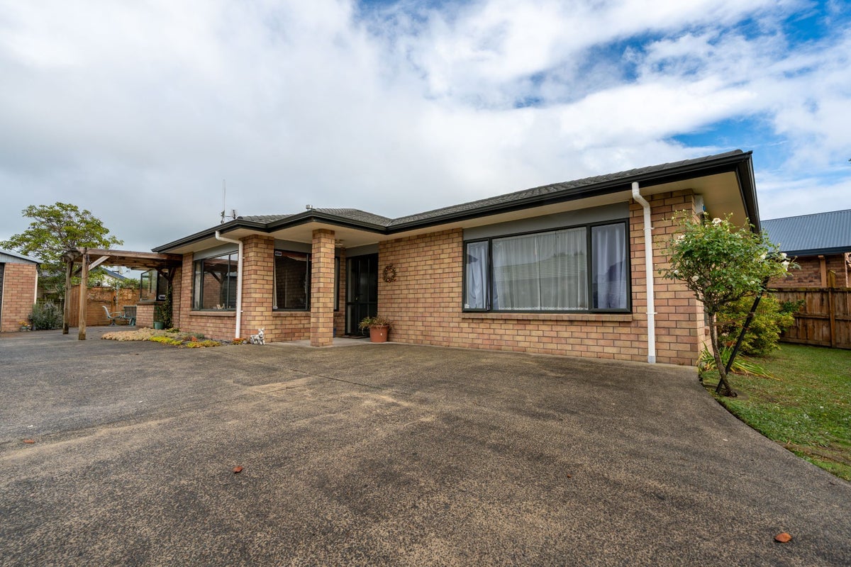 25 Catalina Drive, Melville, Hamilton - Carousel 1