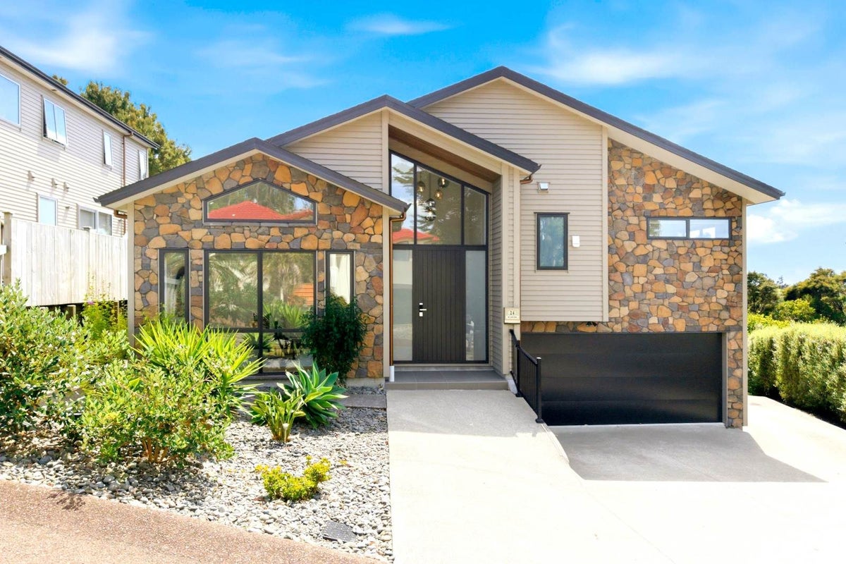 24 Lorikeet Place, Unsworth Heights, Auckland - Carousel 1