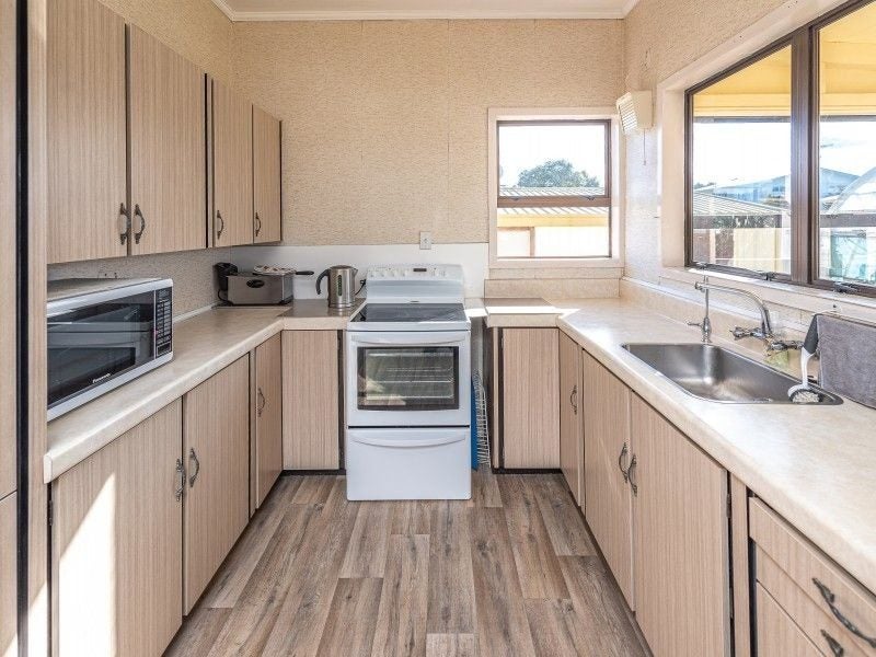 88 Surrey Road, Springvale, Whanganui - Carousel 2