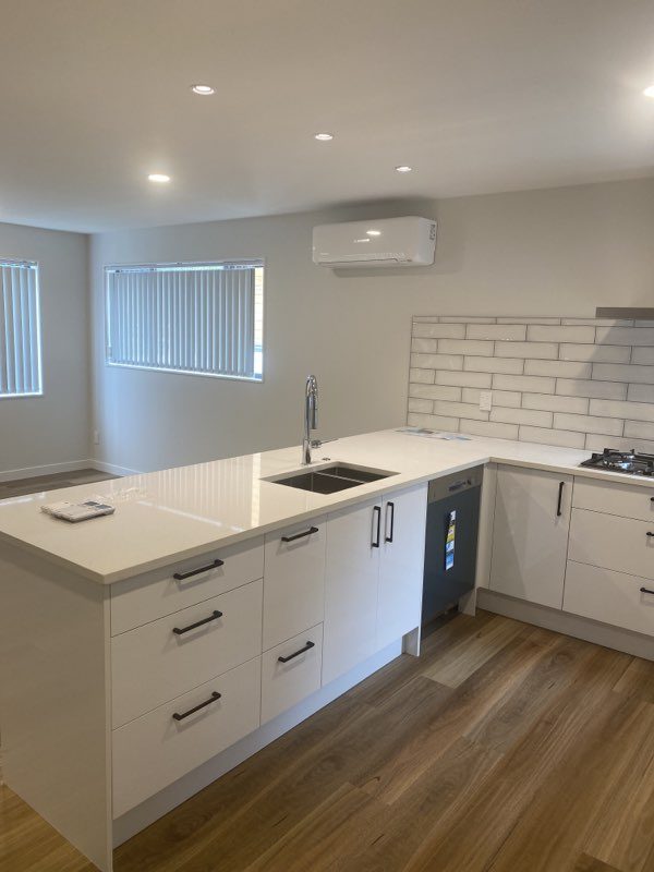 23 Milenio Crescent, Windsor Park, Auckland - Carousel 2