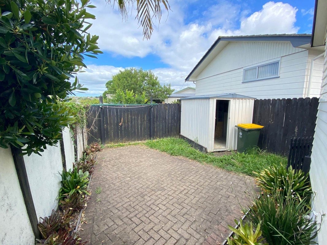 23 Medina Place, Half Moon Bay, Auckland - Carousel 8
