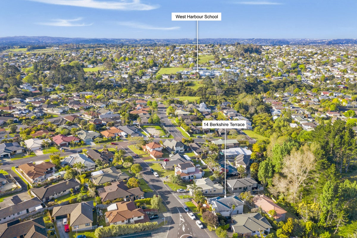14 Berkshire Terrace, Massey, Auckland - Carousel 20