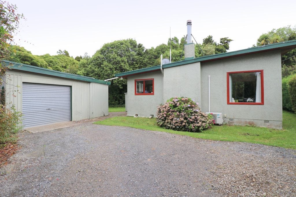 16 Watt Road, Otatara - Carousel 1