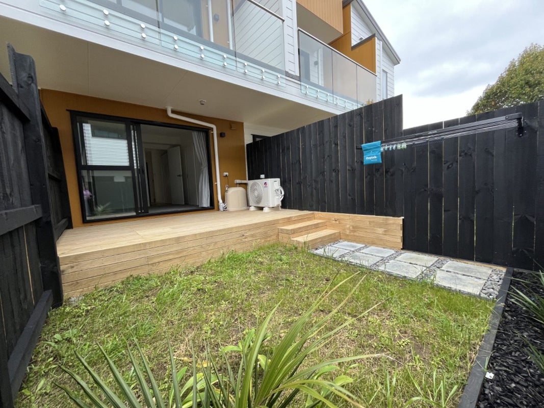 7/28 Lavelle Road, Henderson, Auckland - Carousel 16