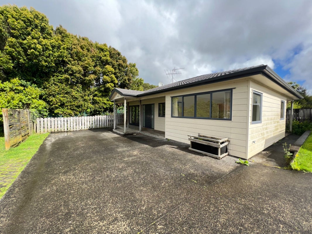 121A Golf Road, New Lynn, Auckland - Carousel 1