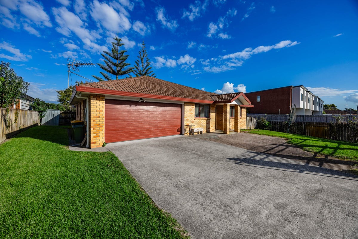 15 Tilberg Street, Favona, Auckland - Carousel 15