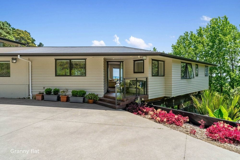 586 Whitford Road, Howick - Carousel 2