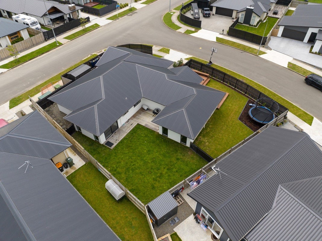 2 Corsica Court, Fitzherbert, Palmerston North - Carousel 32