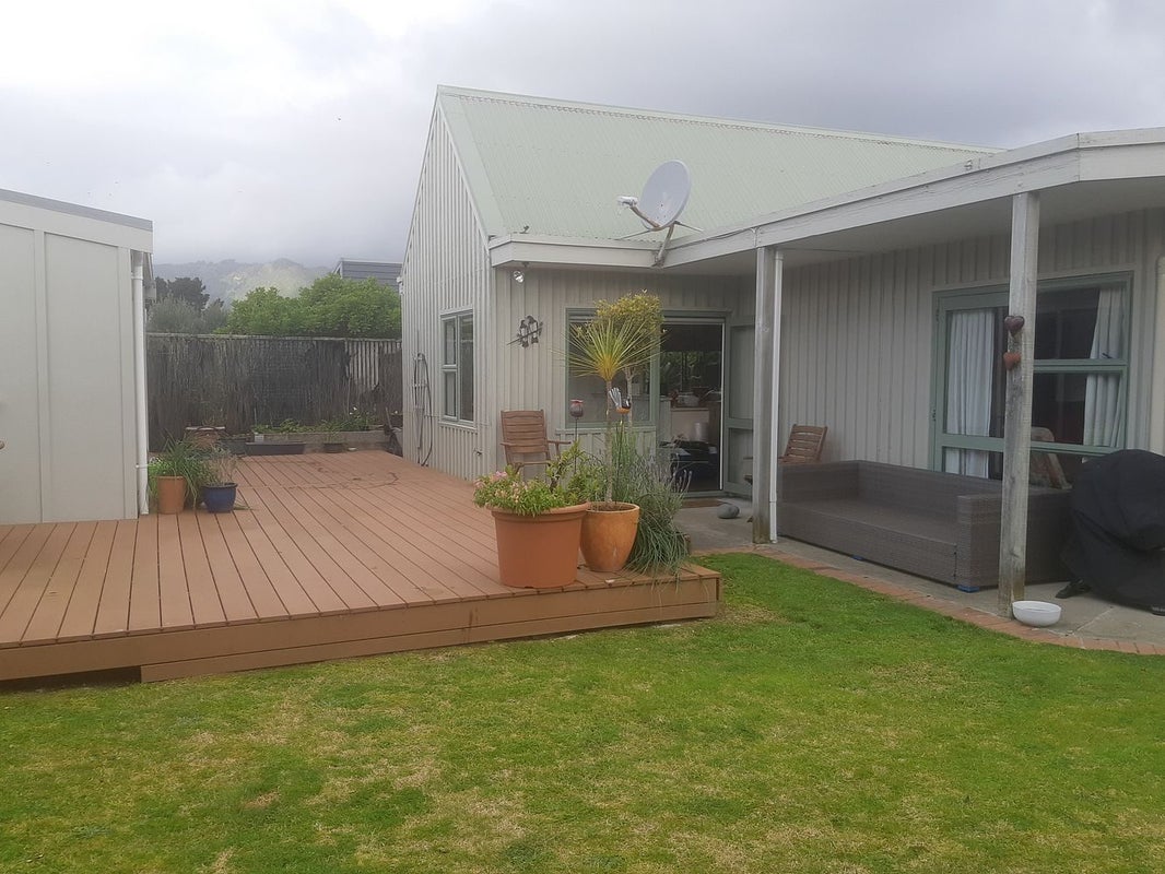 21 Rutherford Drive, Waikanae Beach, Waikanae - Carousel 2