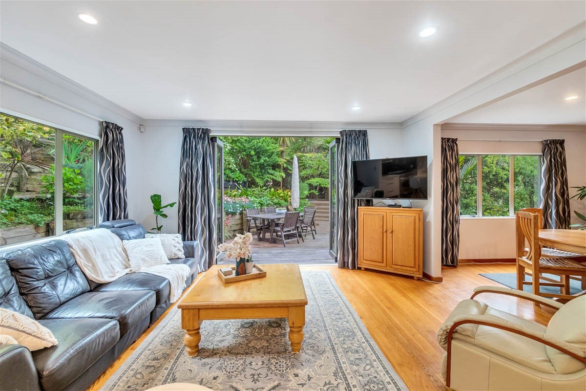 40 Helen Ryburn Place, Torbay, Auckland - Carousel 1