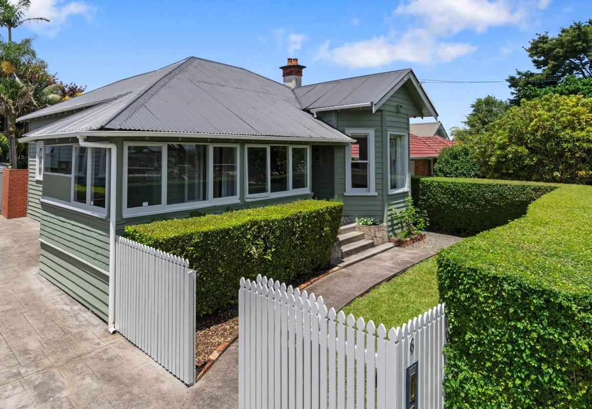 6 Manatu Street, Mount Eden, Auckland - Carousel 1