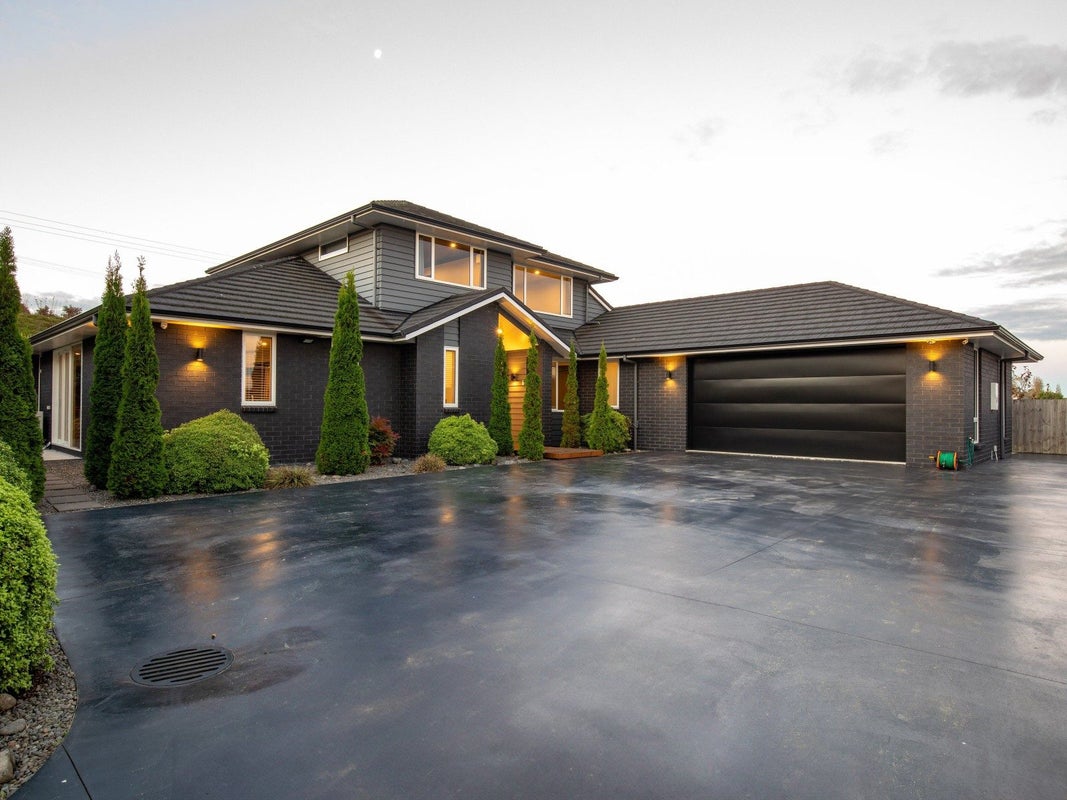 13 Reponui Court, Rototuna North, Hamilton - Carousel 1